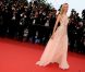 Karolina Kurkova lors de la montée des marches de clôture du festival de Cannes le 22 mai 2011
