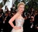 lors de la montée des marches de clôture du festival de Cannes le 22 mai 2011