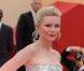 Kirsten Dunst lors de la montée des marches de clôture du festival de Cannes le 22 mai 2011