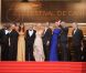 Les membres du jury dont Robert de Niro, Jude Law et Uma Thurman lors de la montée des marches de clôture du festival de Cannes le 22 mai 2011