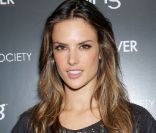Alessandra Ambrosio lors de l'avant-première de  Very Bad Trip 2 , à New York, le 23 mai 2011.