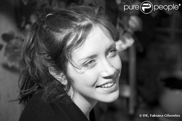 Le portrait de Sara Giraudeau qui sera mis en vente le 16 juin 2011.