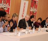 Sébastien Folin, Maïtena Biraben, Emma de Caunes, Jean-Paul Huchon, Luc Barruet et Yvan Le Bolloc'h à la conférence de presse du festival Solidays, à Paris, le 25 mai 2011.