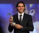 Rafael Nadal, numéro un mondial de tennis, était très chic pour recevoir son trophée lors du dîner annuel de l'ITF pour ses World Champions, au Pavillon d'Armenonville, le 31 mai 2011.