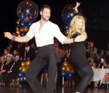 Kirstie Alley et son partenaire de danse dans Dancing with the Stars Maksim Chmerkovskiy, aux Dance With Me Studios de New York pour la soirée All the right Moves ! le 5 juin 2011.