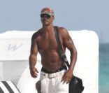 L'acteur Shemar Moore de Esprits Criminels sur la plage à Miami le 7 juin 2011
 &nbsp; 