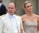 Charlene Wittstock au bras du prince, toujours élégante dans une longue robe bustier nude. En juin 2010 