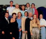 Malgré les sourires, tout le monde se déteste dans le soap-opera culte Santa Barbara des années 80 !