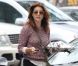 Kate Walsh : la cougar aux jambes sexy aime aussi les anciens