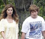 Maria Shriver et son fils Christopher, à Los Angeles, le 11 juin 2011. 
