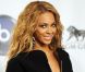 Beyoncé brille sur tous les fronts : elle lancera son troisième parfum, Pulse en septembre, et son quatrième album, 4 , le 24 juin. Las Vegas, 22 mai 2011