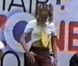 Âgée de quinze ans, Britney Spears interprète  Sometimes  lors de sa tournée des centres commerciaux.