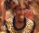 Un zoulou en pleine danse traditionnelle dans Pékin Express 6 : la route des grands fauves ; lors de la dixième étape, le 22 juin sur M6.
