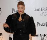 Fergie lors d'un dîner de l'amfAR à Paris au Pavillon Gabriel le 23 juin 2011