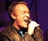 Christophe Hondelatte, en concert à Bordeaux, en mars 2011.