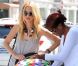  Rachel Zoe en train de faire du shopping pour son fils Skyler  chez Bonpoint à Los Angeles, le 23 juin 2011. 