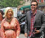Tori Spelling ne quitte pas son mari Dean McDermott avec qui elle a déjà deux enfants.<br />