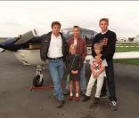 Thierry Redler avec ses quatre premiers enfants, fruits de son amour avec son épouse Billie, en 2000. 