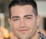 Jesse Metcalfe lors de l'avant-première d'Horrible Bosses au Grauman's Chinese Theater à Los Angeles le 30 juin 2011 