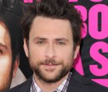 Charlie Day lors de l'avant-première d'Horrible Bosses au Grauman's Chinese Theater à Los Angeles le 30 juin 2011 