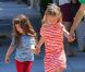 Jennifer Garner, sa fille Violet et une copine à Santa Monica, le 30 juin 2011.