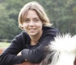 Karine, candidate de l'amour est dans le pré, saison 6. Elle craque pour Raphaël.  