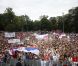 Novak Djokovic faisait un retour triomphal, lundi 4 juillet 2011, à Belgrade, où 100 000 fans et groupies survoltés attendaient de pouvoir acclamer leur numéro un mondial !