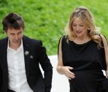 Kate Hudson est maman d'un petit garçon né le samedi 9 juillet 2011 à Los Angeles ! Ici avec le père de son enfant, Matthew Bellamy, en juin 2011 à Los Angeles