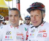 Richard Virenque et Patrick Poivre d'Arvor lors de l'Etape du coeur du  Tour de France, entre Bordeaux et Pauillac, au profit de l'association  Mécénat Chirurgie Cardiaque le 24 juillet 2010