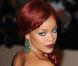 Rihanna chasse Megan Fox et dévoile ses dessous pour Armani