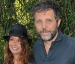 Stéphane Guillon et sa compagne, Muriel Cousin, arrivent à Roland Garros, le 3 juin 2011.