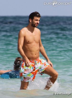 Gerard Piqué passe ses vacnces à Miami sans sa compagne Shakira le 15 juillet 2011