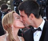 Novak Djokovic et sa compagne Jelena Ristic sur le tapis rouge du festival de Cannes le 17 mai 2011. Pour leurs vacances en juillet, les amoureux ont choisi Saint-Tropez.