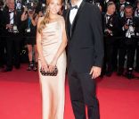 Novak Djokovic et sa compagne Jelena Ristic sur le tapis rouge du festival de Cannes le 17 mai 2011. Pour leurs vacances en juillet, les amoureux ont choisi Saint-Tropez.