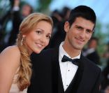 Novak Djokovic et sa compagne Jelena Ristic sur le tapis rouge du festival de Cannes le 17 mai 2011. Pour leurs vacances en juillet, les amoureux ont choisi Saint-Tropez.