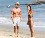 Jeremy Piven sur la plage de Malibu avec des amies le 2 juillet 2011