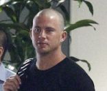 Channing Tatum apparaît complètement chauve sur le tournage de G.I. Joe 2 : Cobra Strikes, à Los Angeles, le mardi 12 juillet 2011.