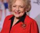 Betty White invitée par un Marine au bal annuel des militaires