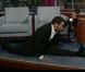Jeremy Piven d'Entourage, se lance dans un numéro de gymnaste épatant
