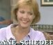 Anne Shedeen, dans le générique de la série  Alf .