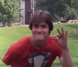 Jim Carrey dans l'un de ses tout premiers films, Rubberface (1983), dans  lequel il tente une imitation de Groutcho Marx. Sa carrière est lancée !