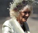 Camilla Parker-Bowles arrive au mariage de Zara Phillips et Mike Tindall à Edimbourg, le 30 juillet 2011.