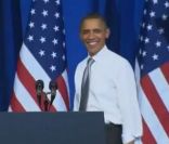 Barack Obama a eu le droit à un joli spectacle lors de son arrivée sur scène, à Chicago
