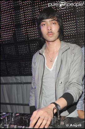 Justice met le feu au VIP Room de Cannes