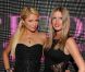 Paris Hilton passe un moment festif avec sa soeur Nicky au VIP Room de Jean-Roch, à Saint-Tropez. Août 2011