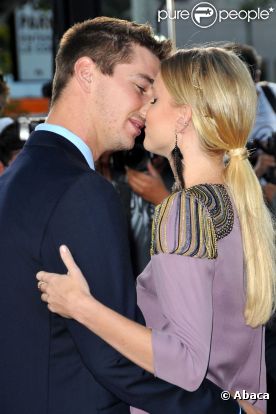 Heather Morris et son boyfriend Taylor Hubbell à l'avant-première de  Glee ! On tour - 3D , à Los Angeles, le 6 août 2011.