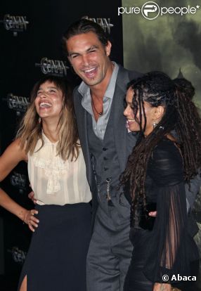 Zoë Kravitz, Jason Momoa et Lisa Bonet à l'avant-première mondiale de Conan à Los Angeles, le 11 août 2011