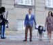 Avant de partir pour son premier jour de classe à l'école primaire de Gentofte, vendredi 12 août 2011, le prince Christian, 5 ans, fils du prince Frederik et de la princesse Mary de Danemark, a posé devant le palais d'Amalienborg et répondu avec impertinence aux questions des journalistes.