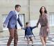Avant de partir pour son premier jour de classe à l'école primaire de Gentofte, vendredi 12 août 2011, le prince Christian, 5 ans, fils du prince Frederik et de la princesse Mary de Danemark, a posé devant le palais d'Amalienborg et répondu avec impertinence aux questions des journalistes.