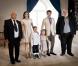 En l'honneur de sa rentrée à l'école primaire le 12 août, le prince Christian, sous les yeux de ses parents Frederik et Mary de Danemark et de sa petite soeur Isabella, a reçu en cadeau du Groenland une tenue traditionnelle. 